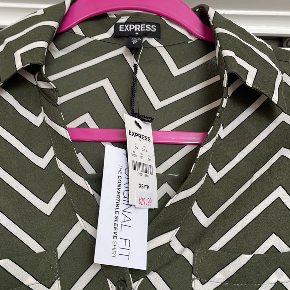 Express button up blouse - Picture 2 of 5